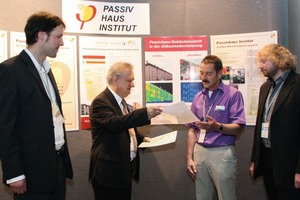  Prof. Feist und Zeno Bastian bei der Zertifikatsübergabe 