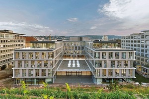  Neubau der IHK, Stuttgart: Blick auf den Weinberg&nbsp; und barrierefreier Zugang für Besucher 