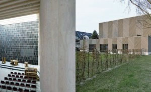  v. l.: transluzente Glasscheibe als Emporenabschluss, Blick von der Empore, Kirche mit Kapelle (r.), Farbwand vor Orgeleinbauten 