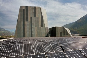  Die Photovoltaikanlage auf dem Dach erzeugt mit durchschnittlich 520 000 kWh im Jahr rund das Doppelte des jährlichen Gebäudeverbrauchs 