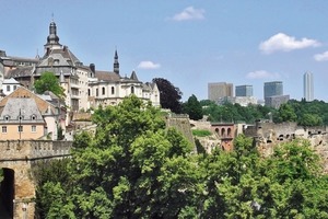  Panorama Luxemburg Altstadt mit dem Plateau Kirchberg 