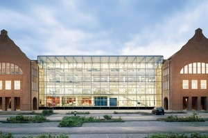  2005: Kommunikations- und Informationszentrum Dr.Oetkers Welt, Bielefeld 