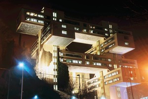  Insgesamt 300 m² Lichtbeton fanden Einzug in verschiedene Abteilungen des neuen, repräsentativen Headquaters der Bank of Georgia. Denn der transluzente Beton, bei dem tausende hauchfeiner optischer Fasern das Licht durch die Wandscheiben leiten, kombiniert die Stabilität von Beton mit der Leichtigkeit des Lichts 
