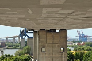  Wie ein Flickenteppich sieht die Köhlbrandbrücke von unten aus, wenn die Instandsetzungsarbeiten abgeschlossen sind  