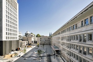  Das Zentrum des Gerling-Universums bildete der zu Füßen des Gerling Hochhauses (links im Bild) liegende Gereonshof, den der als Generalplaner eingesetzte Arno Breker als Ehrenhof plante und bis ins kleinste Detail der Laternen, Heiligenreliefs und Schmuckbrunnen in der konservativ-herrschaftlichen aber dekorreichen Formensprache des expandierenden Konzerns gestalten ließ. Aus dem ursprünglich als überdimensionierte Vorfahrt angelegten Gereonshof entstand ein nach dem Vorbild der Piazza Navona geplanter städtischer Platz 