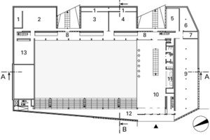  	1	Geräteraum	2	Tanz und Gymnastik-		raum, groß	3	Tanz und Gymnastik-		raum, mittel	4	Spinning-, Indoorraum	5	Entspannungsraum	6	Technik Warmbad	7	Testraum	8	Mittlere Erschließung	9	Kraft-, und Cadioraum	10	Foyer	11	Rezeption	12	 Tribüne	13	Dojoraum	14	Theorieraum	15	Reserveraum	16	Garderoben	17	Dusche	18	Zugangskontrolle	19	Lager- und Technikraum	20	Bewegungslabor	21	Halle C	22	Halle B	23	Halle A	24	Außengarderobe	25	Liege- und Ruheraum	26	Massage 