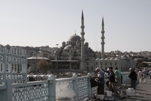  Mitten in Istanbul: Yeni Cami, die "Neue Moschee" (17. Jh.) 