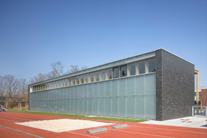  … die Sporthalle der Liebig-Schule, beide FFM 