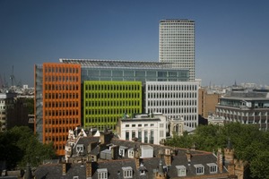  Die insgesamt 22 Fronten des Londoner Central Saint Giles von Renzo Piano sind in unterschiedlichen Winkeln zueinander positioniert und variieren sowohl in der Breite als auch in der Höhe 