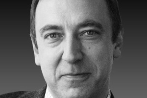  AutorAnton MaasUniv.-Prof. Dr.-Ing. Anton Maas studierte Versorgungstechnik und Maschinenbau. 1995 er-folgte die Promotion. Nach Tätigkeiten an der Universität Kassel und der TU München übernahm er im April 2007 die Professur für Bauphysik an der Universität Kassel. Seit 2002 ist Prof. Maas Vorstandsmitglied des Zentrums für Umweltbewusstes Bauen und seit 2008 Teilhaber eines Ingenieurbüros für Bauphysik.www.zub-kassel.de 