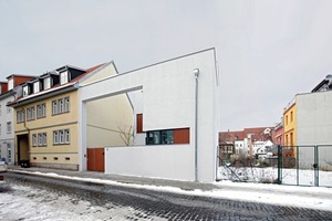  Intelligent schön einfache Neuinterpretation: Haus mit Baum im Hof in der Schwabhäuser Straße 