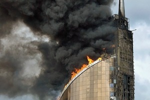  Lebensgefahr besteht meist nicht durch die eigentlichen Flammen, sondern durch freiwerdende toxische Gase sowie die Rauchentwicklung 