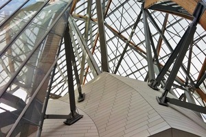  Die primäre Tragstruktur besteht aus Stahlfachwerken, Stahl- bzw. Stahlbetondecken 