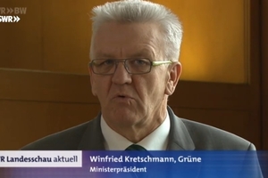  Der Ministerpräsident von Baden-Württemberg, Winfried Kretschmann, bedankt sich bei Polizei und Demonstranten 