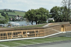  Beim Seebad wurde das Primärtragwerk mit Unterzügen aus Brettschichtholz und V-Stützen erstellt. Die Außenwand besteht aus Glasfaserplatten, Holzlattung,  Mitteldichtfaserplatten, Dämmung, Dampfsperre und Grobspanplatten 