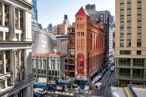  Die Situation zwischen den unterschiedlich hohen Gebäuden im Umfeld des Fulton Center machte, bezogen auf den Tageslichteinfall, sorgfältige und zahllose Berechun-gen erforderlich 