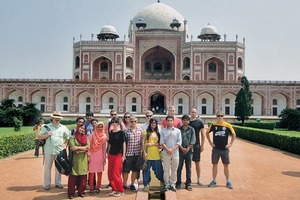  Die Erfurter Gruppe vor dem Humayun‘s Tomb in Neu Delhi/ Indien 