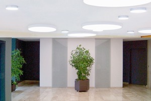  Lichtdeckenmodule gibt es quadratisch und rund, als eingebaute, angebaute oder abgependelte Lösung 
