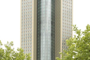  Tower 185 an der Friedrich-Ebert-Anlage<br /> 