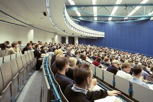  Gut besetzte Hörsäle: Eine bundesweite Studienplatzübersicht soll hier Unterstützung leisten 