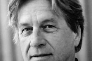  Ernst Giselbrecht1951	geboren in Dornbirn, 		Vorarlberg1972-1979	Studium an der TU Graz 1985	eigenes Büro in Graz 		und Bregenz1978	Karl-Scheffel-Gedächtnis-	preis1983	Staatsstipendium für 		Bildende Kunst1983	Ausstellung „Architektur-	Investitionen Grazer 	Schule“2000	Gründung der Ernst 	Giselbrecht + Partner 	Architektur ZT GmbH	Empfänger vieler Preise 	und AuszeichnungenLehrtätig-	1990 Lehrauftrag fürkeiten: 	Entwurf, TU Stuttgart.	Es folgen viele Gastvor-	lesungen im In- und 	Ausland. Zahlreiche Vor-	träge bei nationalen wie 	internationalen Fachta-	gungen und Kongressen 