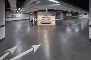  Die Otto Wöhr GmbH war schon zu Beginn der Projektplanung involviert und baute eines der innovativsten automatischen Parksysteme Spaniens mit 320 Stellplätzen. Der Parksafe 582 / 583 ist optimal für lange und sehr schma­le Gebäudekubaturen und bietet auf engstem Raum ein Maximum an Stellplätzen Otto Wöhr GmbHwww.woehr.de 