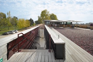  Die Dachterrasse wird für Verkostung und Events genutzt 