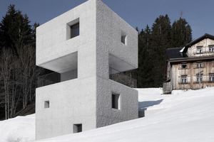  Schutzhütte im Laternsertal / Marte.Marte Architekten   