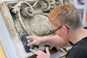  Stuckateure am Gemeinschaftsstand des Landesinnungsverbands für das Stuckateurhandwerk Sachsen  