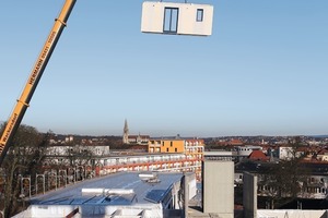  Montage der Wandtafeln bei einem viergeschossigen Gewerbe- und Wohnbau in Regensburg 