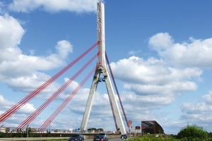  Niederrheinbrücke Wesel, Schrägseilbrücke, längste Stützweite 334,82 m, Gesamtlänge 772,5 m 