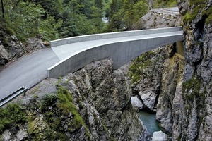  In Beton gegossene Sichtbarmachung innerer und äußerer Kräfte 