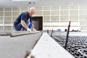  Schnellzementestriche eignen sich zum Einbau einer integrierten Fußbodenheizung. Sie trocknen zuverlässig auch in größeren Schichtdicken 