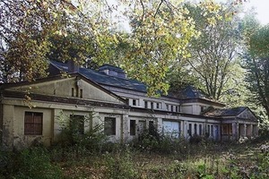  Der Bestand wurde Anfang des letzten Jahrhunderts errichtet, um die im Bereich Rombergpark anstehende Kohle abbauen zu können 