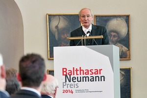  Prof. Eckhard Gerber hielt die Laudatio und würdigte Preisträger und Auszeichnungen 