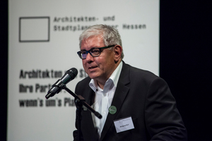  Wolfgang Reul von FSB gab Einblick in seine Arbeit, bei der Architektur eine ganz wesentliche Rolle beim Marketing spielt 