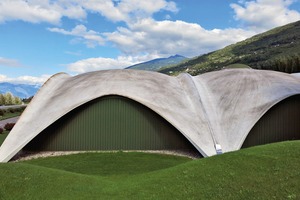  Abb. 1: Tennishalle als Betonschalenkonstruktion in Sion/Schweiz. Entwurf und Tragwerk: Heinz Isler, 1983 