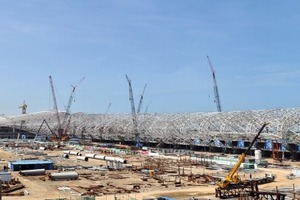  Flughafen in Shenzhen/China; 2008-2012 ; Architekt: Massimiliano Fuksas/Rom 