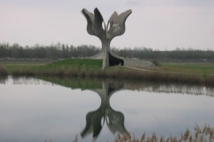  Steinerne Blume von Bogdan Bogdanović, Jasenovac-Gedenkstätte
 