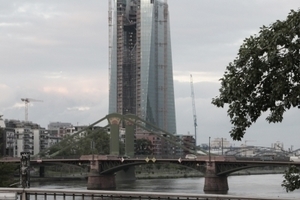  Näher dran: Ansicht von Ignatz-Bubis-Brücke 