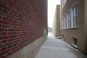  Durch diese Gasse gelangt man vom Dom zum neu gestalteten Platz mit Potential 